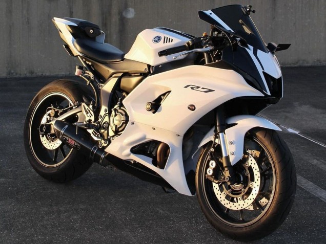 2021-2024 Glossy White Yamaha YZF R7 Motorcycle Fairings UK