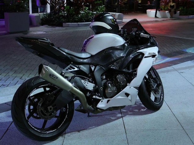 2019-2022 White Black Carbon Fiber Kawasaki ZX6R Motorcycle Fairings UK