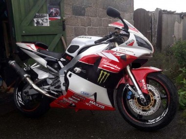 Buy 1998-1999 Red White Black Yellow Monster Milwaukee MAXXIS 11 Yamaha YZF 1000 R1 Motorcycle Fairings UK
