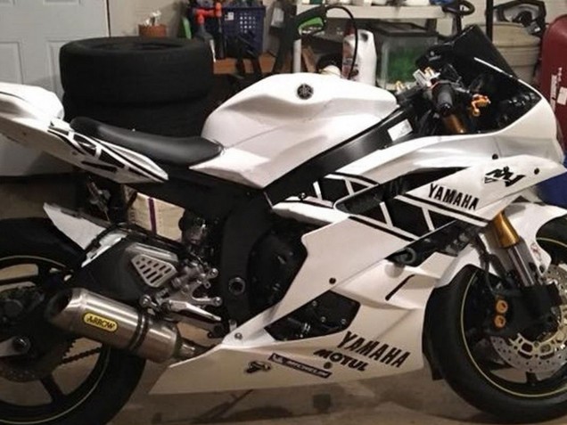 2006-2007 White Glossy Black Motul Michelin Yamaha YZF 600 R6 Motorcycle Fairings UK