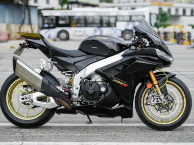 Buy 2021-2024 Black Aprilia RSV4 1100 Motorcycle Fairings UK