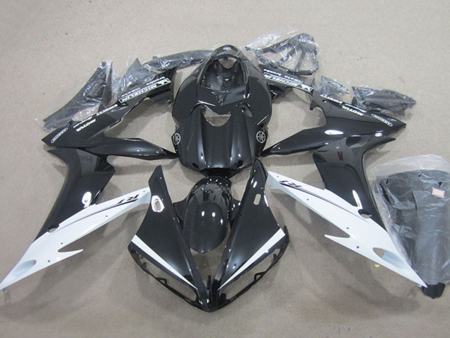 2004-2006 Glossy Black White Yamaha YZF R1 Motorcycle Fairings UK